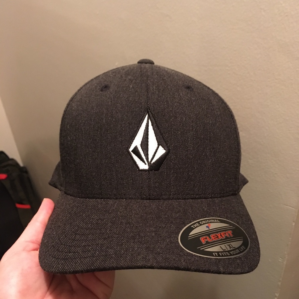 NWT Volcom gray hat